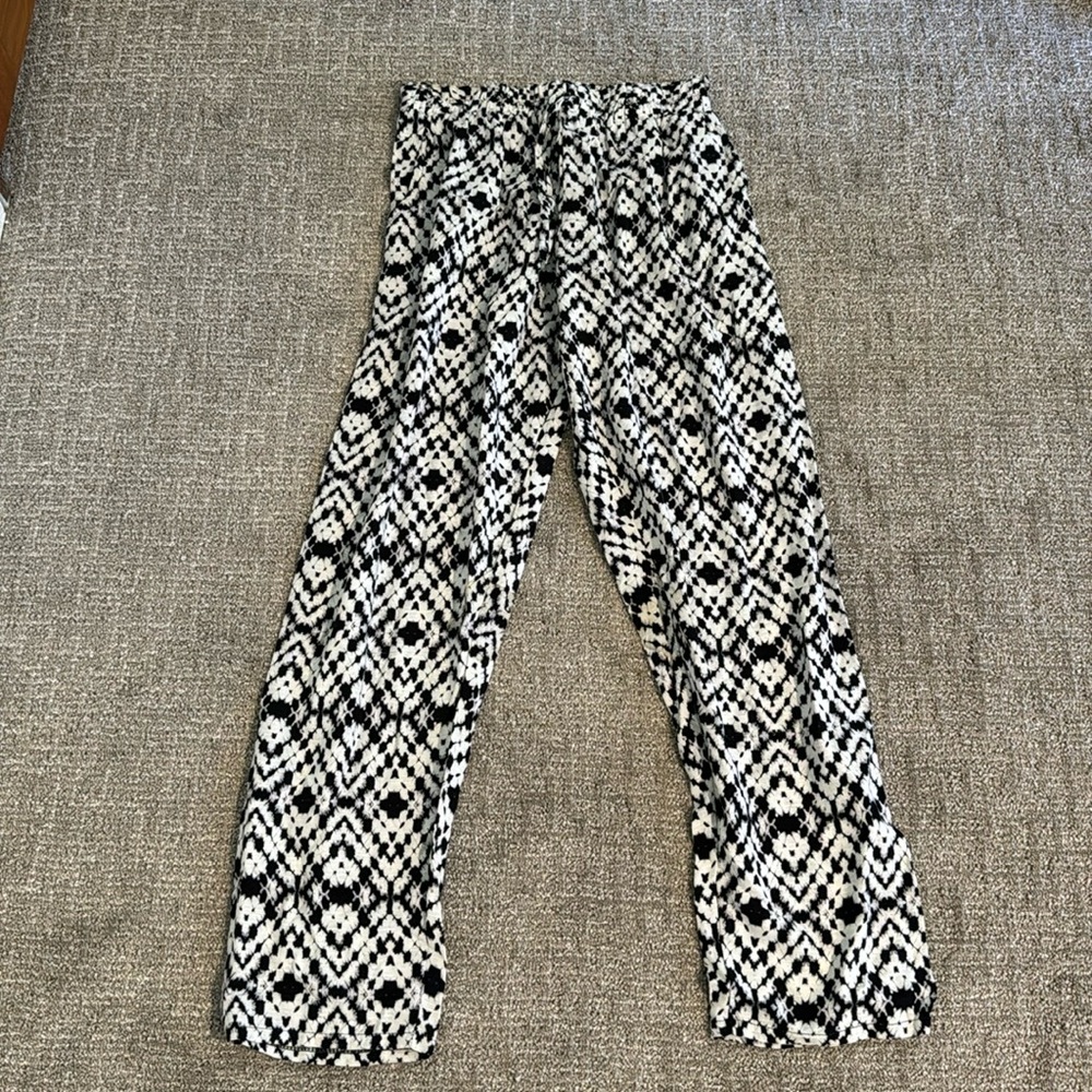 Comfortable, flowy, black, and white pants